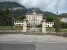 Azano, la villa La Quiete, Construite au début du dix-huitième siècle elle a été rénovée dans un magnifique style baroque, elle est caractérisée les clôtures et le jardin à 'italienne. Ne se visite pas.