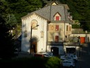 L'église de San Maurizio, sa façade présente une fresque représentant le guerrier saint.