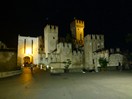 Le château Scaliger est l’un des rares exemples de fortification en bord de lac.