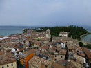 Vue sur la vieille ville de Sirmione depuis le château.