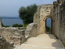 La fouille d’un tel site a permis la mise au jour de très nombreux vestiges de qualités. Une grande quantité d’entre eux sont exposés dans le musée par lequel commence la visite.