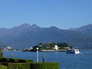 L'île Isola Bella vue depuis la rive du lac Majeur à Stresa.