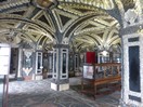 Afin de donner une ambiance sous-marine à ces pièces, chaque centimètre carré est décoré de mosaïques, d'incrustations, de stalactites et de pierres sorties du Lac Majeur.