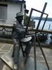 Statue en bronze d'un peintre dans le jardin de la villa Bossi. Lorsque l’on se place derrière lui, c'est le lac qui est inséré à la place de la toile !