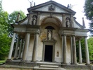 Le Mont Sacré d’Orta est composé de 20 chapelles et d’une église qui sont disséminées dans un parc. Leurs constructions s’étalent du début du XVIème siècle à la fin du XVIIème.