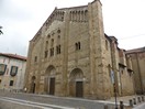 Basilique San Michele Maggiore, de style roman lombard, elle date des XIe et XIIe siècles.
