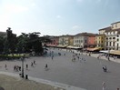 La place Brà vue depuis le haut des arènes.