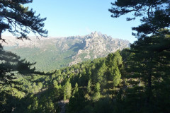 Le col de Bavella est le point de départ de plusieurs randonnées