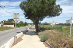 La piste cyclable qui mène jusqu'à l'intersection du "Chemin du mas Roux"