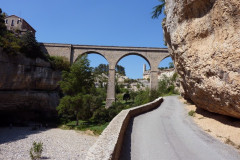 Pont-viaduc qui enjambe la Cesse