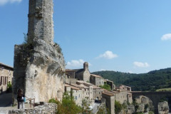La tour octogonale du château du XIIIème siècle