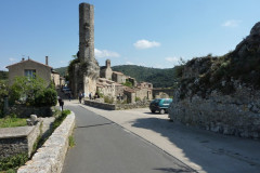 La tour octogonale du château du XIIIème siècle