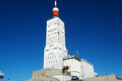 Le sommet du mont Ventoux et le relais TV