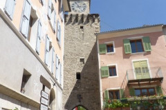 Castellane, La Tour de l'Horloge fait partie des remparts qui défendent la cité de Castellane depuis le Moyen-Age