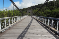 Le pont suspendu de la Rivière de l'Est