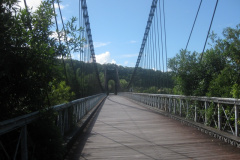 Le pont suspendu de la Rivière de l'Est