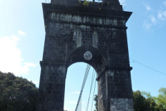 Le pont suspendu de la Rivière de l'Est