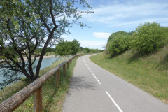 Avant Vauvert passage de l'autre côté du canal